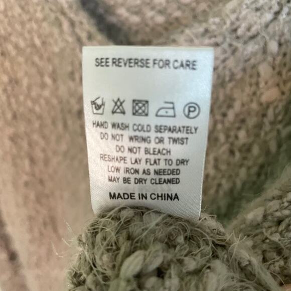 Miracle Gray Sweater Super Soft Chunky Knit Long Sleeve Oversized Fit Size Small - Picture 4 of 5